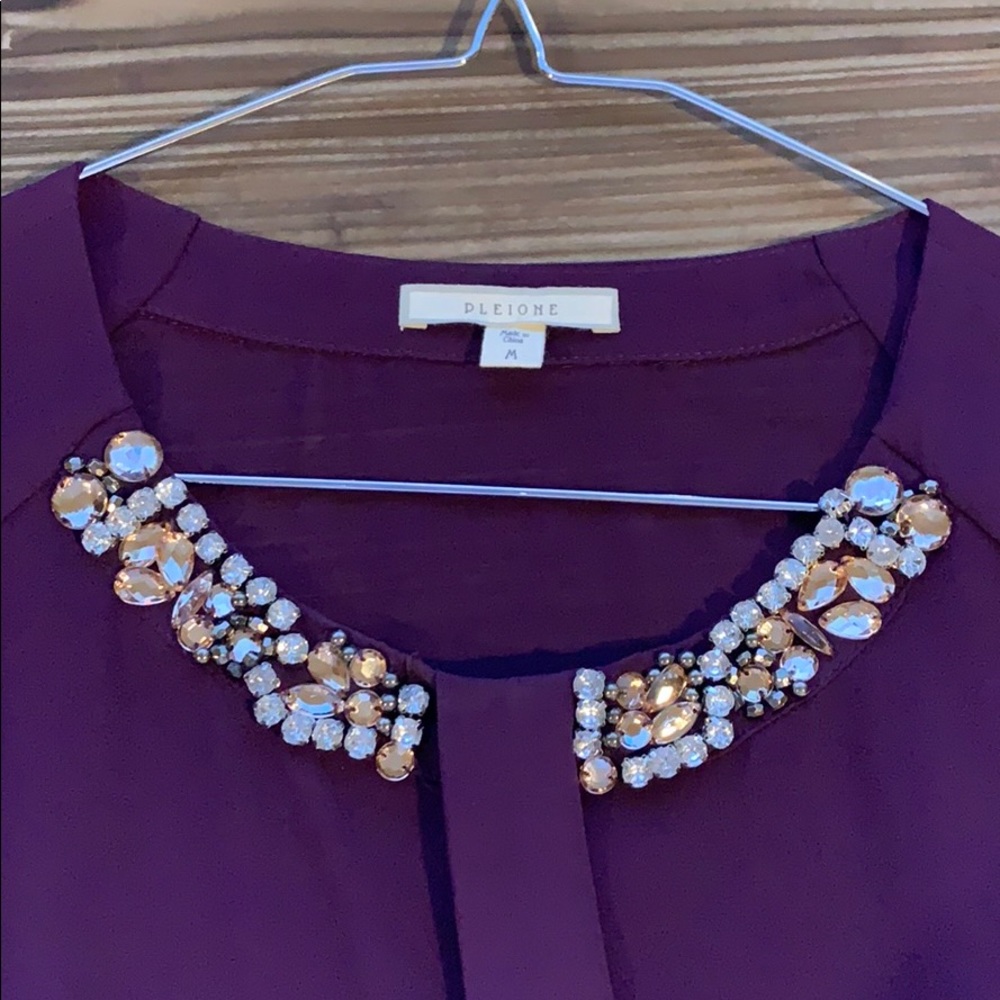 Pleione blouse with beautiful gemstone detail